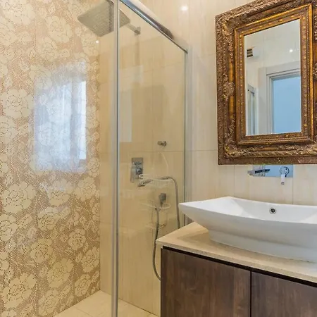 Unique Penthouse With Private Pool & Sea View Appartamento